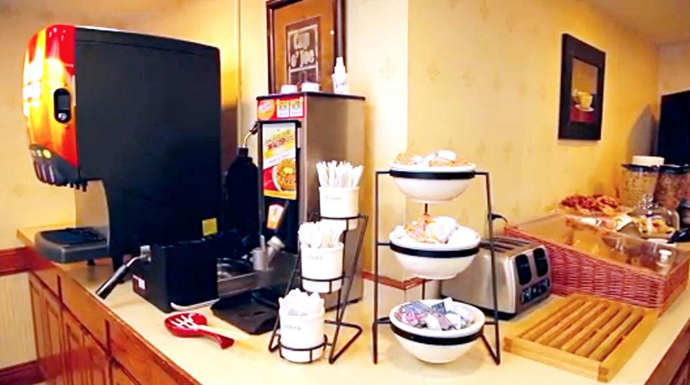 Country Inn River Falls Екстер'єр фото