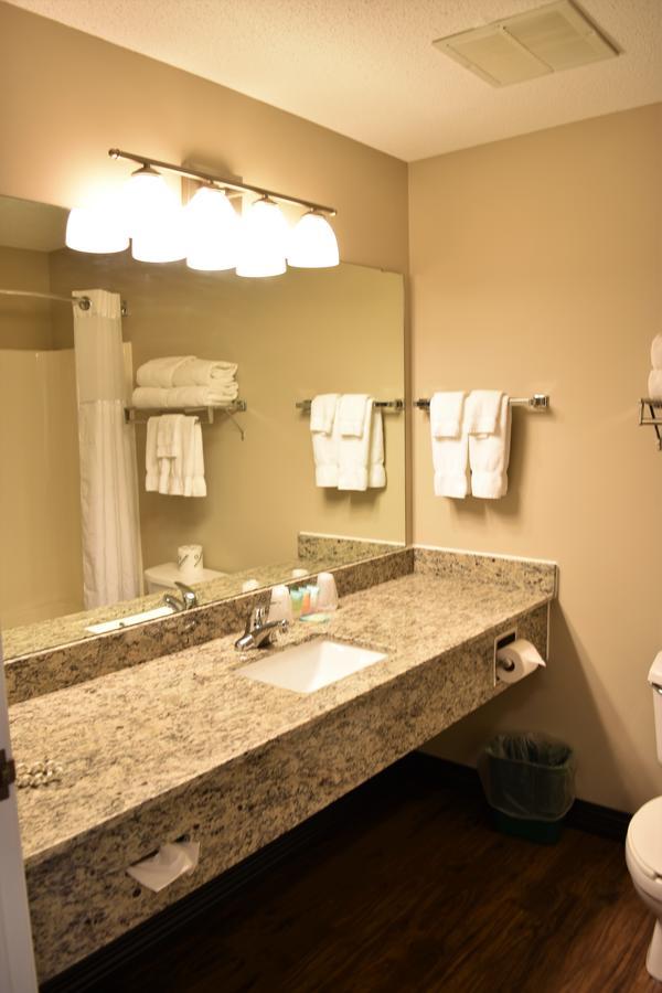 Country Inn River Falls Екстер'єр фото