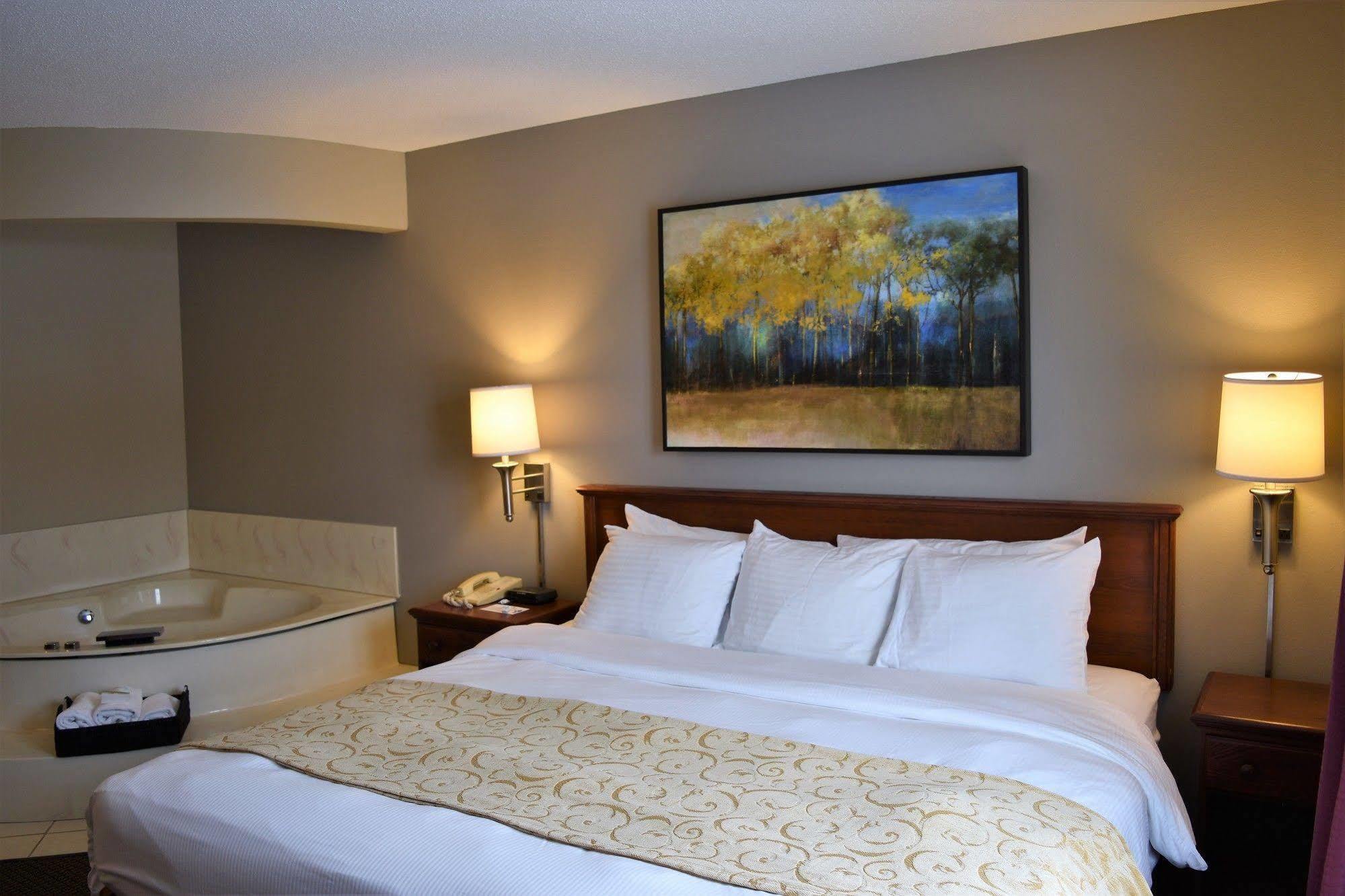 Country Inn River Falls Екстер'єр фото